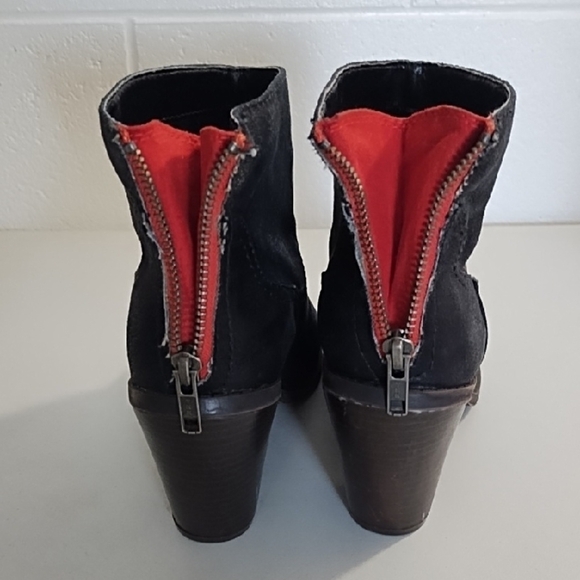Vintage Massimo Black Heeled Ankle Boots Zip Back Red Opening Rubber Soles - Picture 16 of 16